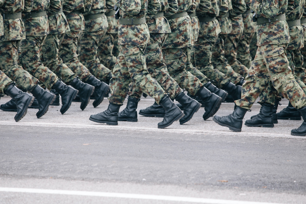 Forze armate e militari: si al tatuaggio se coperto con la divisa indossata in occasioni pubbliche.